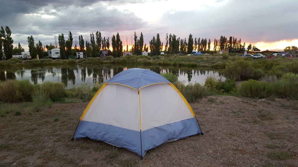 tent, sunset, lake-1043518.jpg