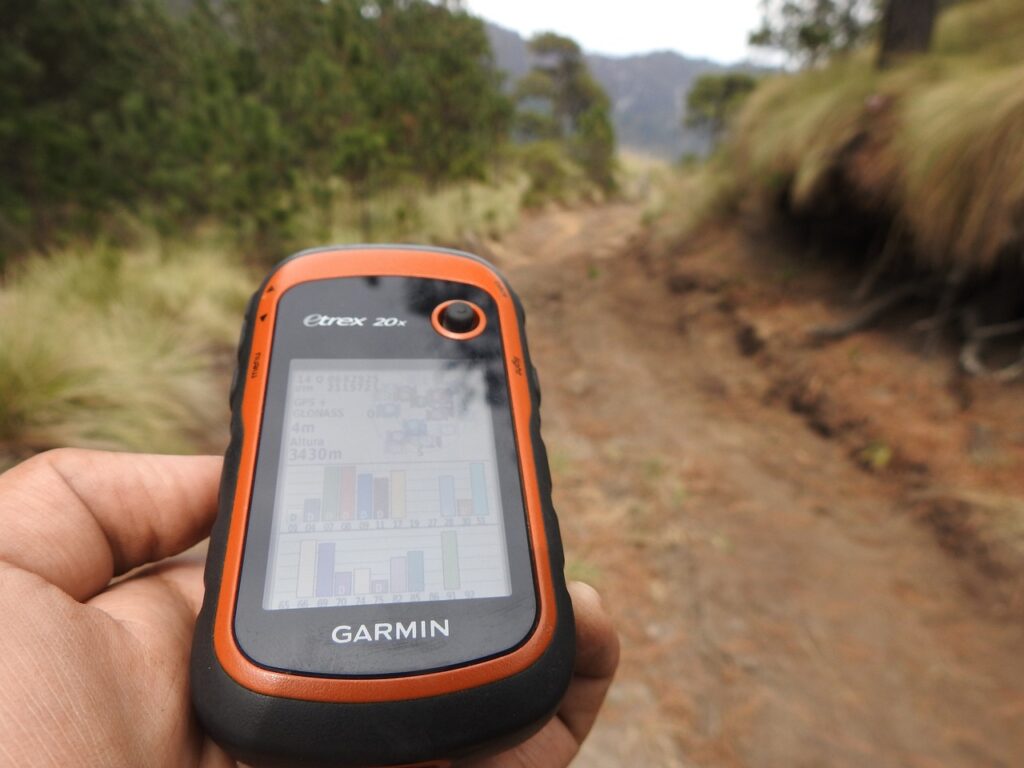 gps, garmín, coordinates, hiking GPS device -4959153.jpg